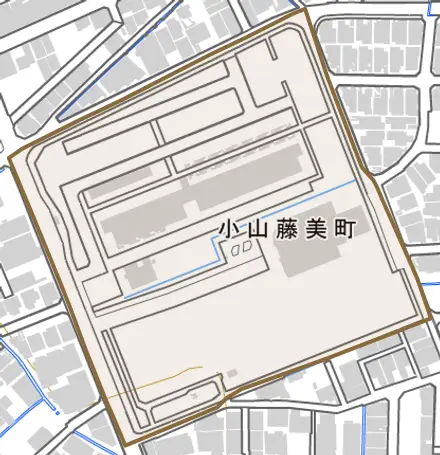 小山藤美町とその周辺の地図。町の範囲を重ねている