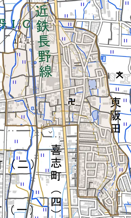 東阪田とその周辺の地図。町の範囲を重ねている