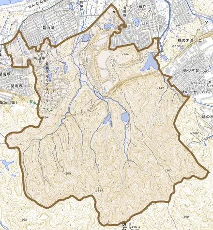 南山中とその周辺の地図。町の範囲を重ねている