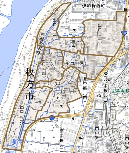 出口とその周辺の地図。町の範囲を重ねている
