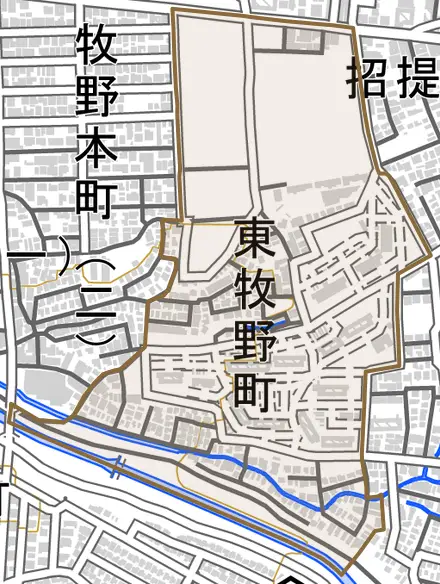 東牧野町とその周辺の地図。町の範囲を重ねている