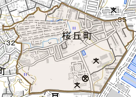 桜丘町とその周辺の地図。町の範囲を重ねている