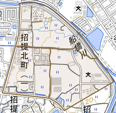招提北町とその周辺の地図。町の範囲を重ねている