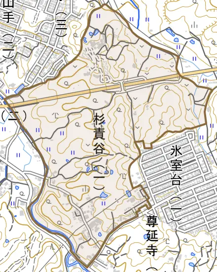 杉責谷とその周辺の地図。町の範囲を重ねている