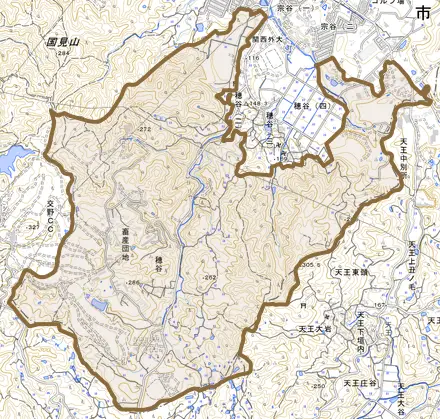 大字穂谷とその周辺の地図。町の範囲を重ねている