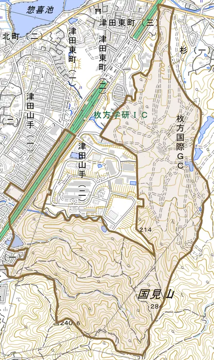 大字津田とその周辺の地図。町の範囲を重ねている