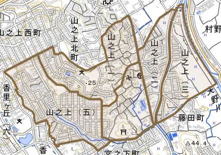 山之上とその周辺の地図。町の範囲を重ねている