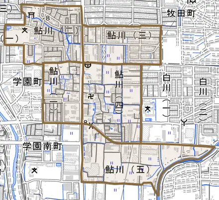 鮎川とその周辺の地図。町の範囲を重ねている