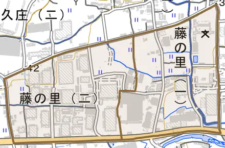 藤の里とその周辺の地図。町の範囲を重ねている