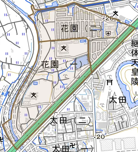 花園とその周辺の地図。町の範囲を重ねている