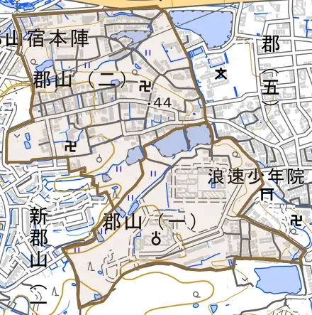 郡山とその周辺の地図。町の範囲を重ねている