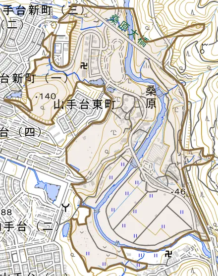 大字桑原とその周辺の地図。町の範囲を重ねている