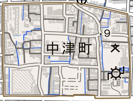 中津町とその周辺の地図。町の範囲を重ねている