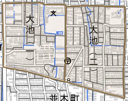 大池とその周辺の地図。町の範囲を重ねている