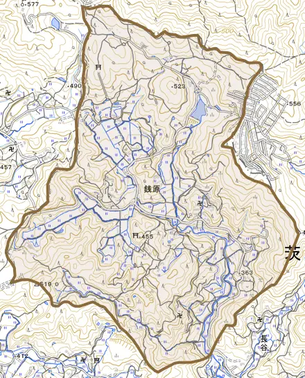 大字銭原とその周辺の地図。町の範囲を重ねている