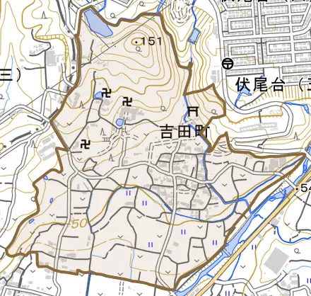 吉田町とその周辺の地図。町の範囲を重ねている
