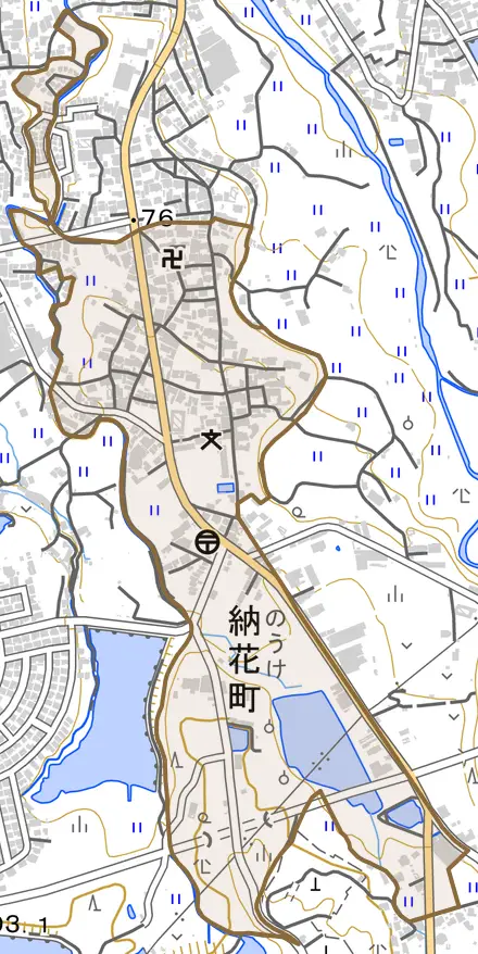 納花町とその周辺の地図。町の範囲を重ねている