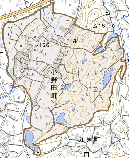 小野田町とその周辺の地図。町の範囲を重ねている