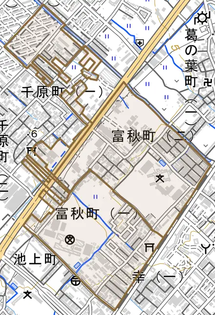富秋町とその周辺の地図。町の範囲を重ねている
