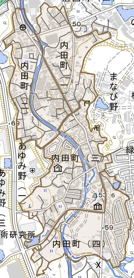 内田町とその周辺の地図。町の範囲を重ねている