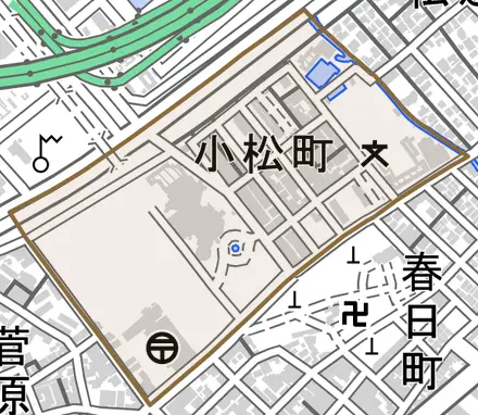 小松町とその周辺の地図。町の範囲を重ねている