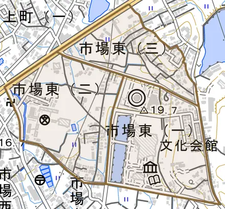 市場東とその周辺の地図。町の範囲を重ねている