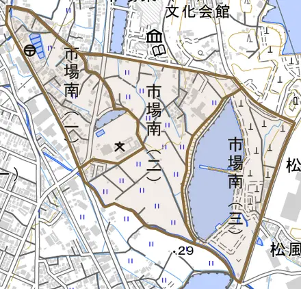 市場南とその周辺の地図。町の範囲を重ねている