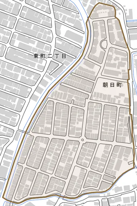朝日町とその周辺の地図。町の範囲を重ねている