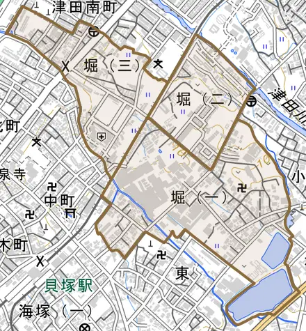 堀とその周辺の地図。町の範囲を重ねている
