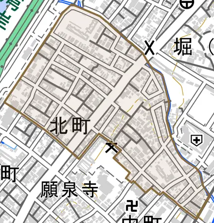 北町とその周辺の地図。町の範囲を重ねている