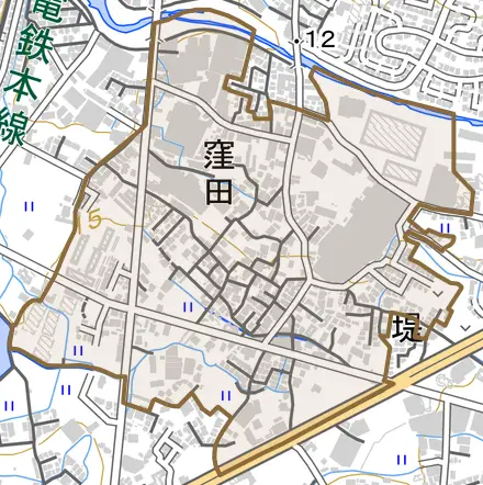 窪田とその周辺の地図。町の範囲を重ねている