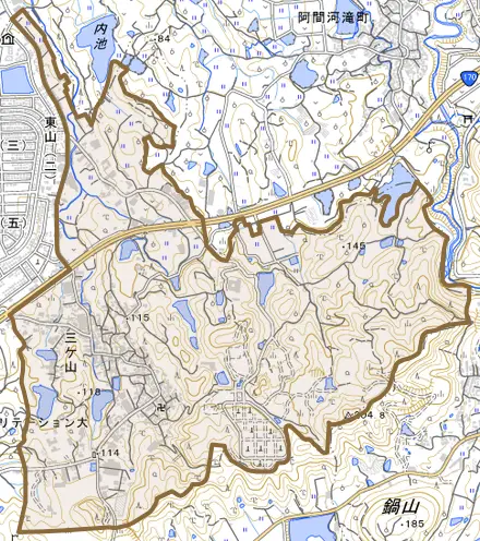 三ケ山とその周辺の地図。町の範囲を重ねている