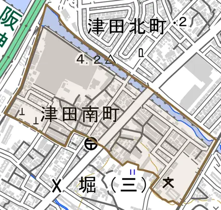 津田南町とその周辺の地図。町の範囲を重ねている