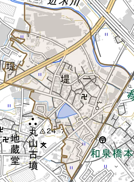 堤とその周辺の地図。町の範囲を重ねている