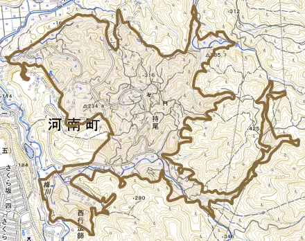 大字持尾とその周辺の地図。町の範囲を重ねている