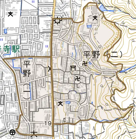 平野とその周辺の地図。町の範囲を重ねている