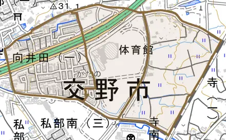 向井田とその周辺の地図。町の範囲を重ねている