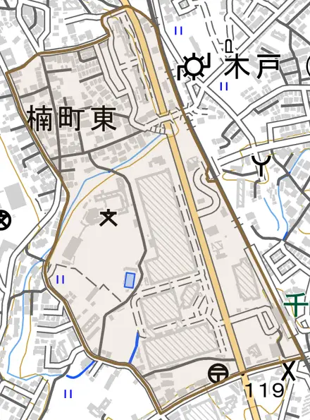 楠町東とその周辺の地図。町の範囲を重ねている