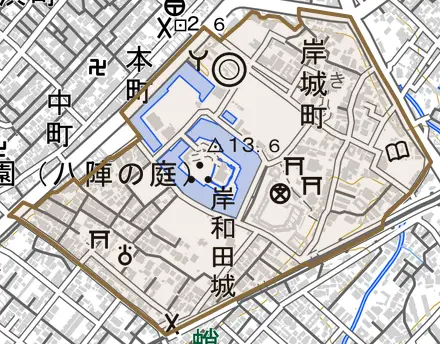 岸城町とその周辺の地図。町の範囲を重ねている