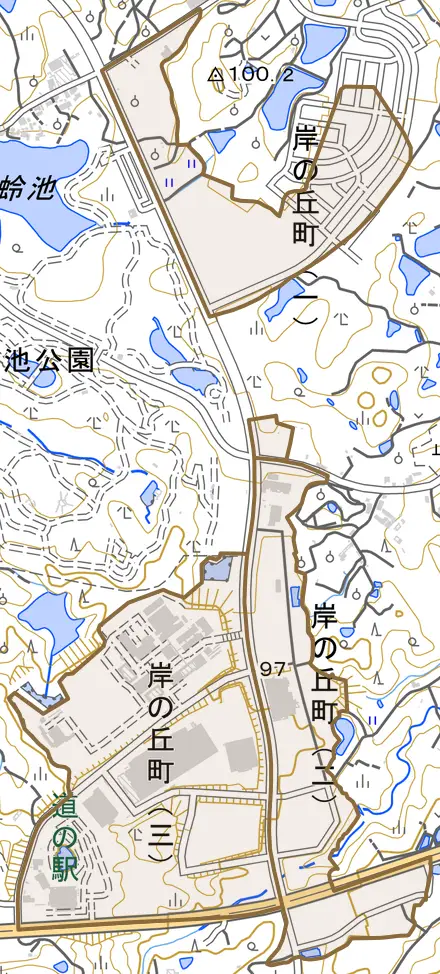 岸の丘町とその周辺の地図。町の範囲を重ねている