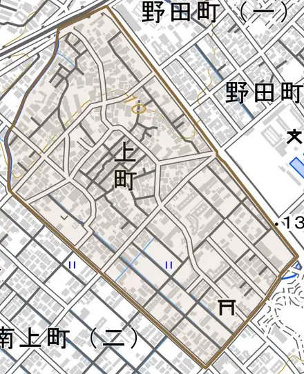 上町とその周辺の地図。町の範囲を重ねている