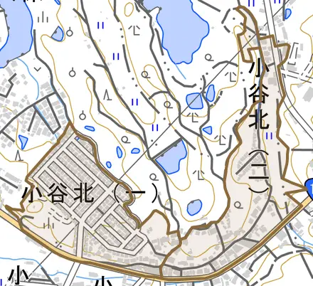 小谷北とその周辺の地図。町の範囲を重ねている