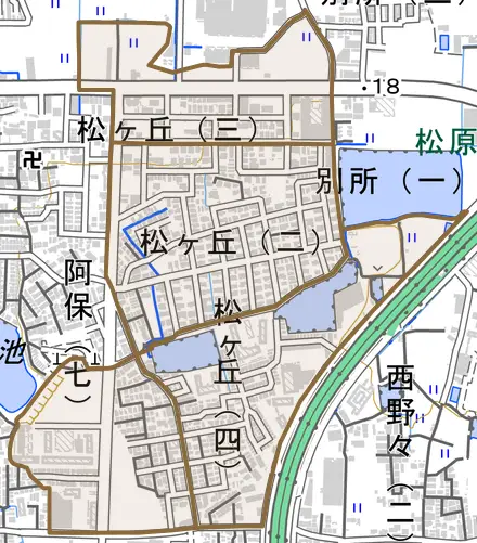 松ケ丘とその周辺の地図。町の範囲を重ねている