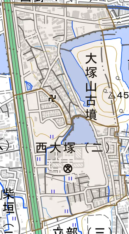 西大塚とその周辺の地図。町の範囲を重ねている