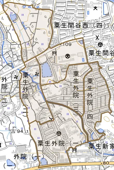 粟生外院とその周辺の地図。町の範囲を重ねている