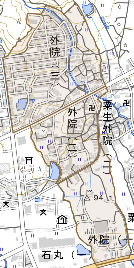 外院とその周辺の地図。町の範囲を重ねている