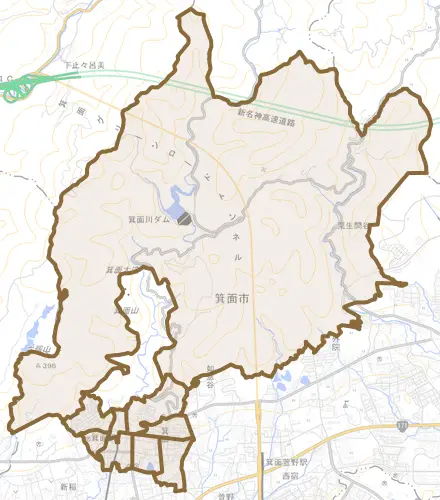 箕面とその周辺の地図。町の範囲を重ねている