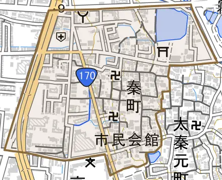秦町とその周辺の地図。町の範囲を重ねている