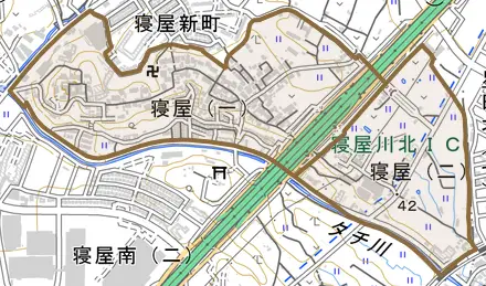 寝屋とその周辺の地図。町の範囲を重ねている