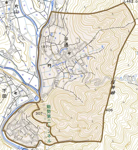 平通とその周辺の地図。町の範囲を重ねている